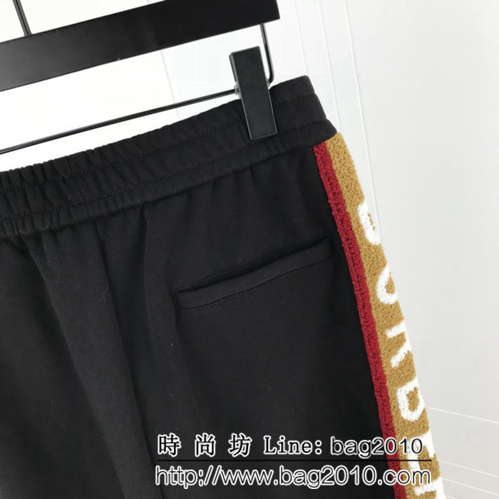 BURBERRY巴寶莉 專櫃同步 2018冬季最新款 褲邊特定LOGO字母織帶拼接 男款加絨休閒褲 ydi2422